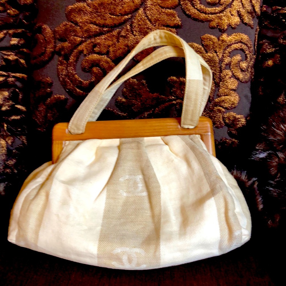 Chanel Vintage Coco Wood Frame Top Handle Shoulder Bag Beige Linen/Chanel Papers